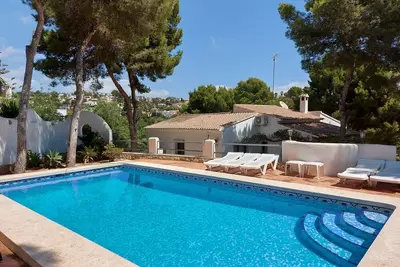 Villa avec piscine privée proche de la mer et avec vue mer