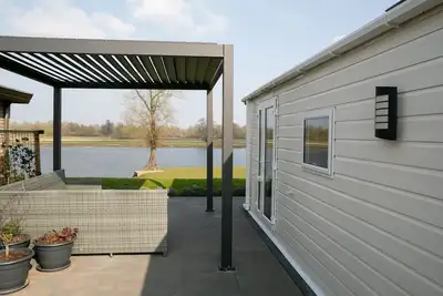 Image de Chalet for 4 people, located on the water