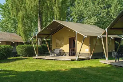 Image de Camping in luxury. Safari tents for 6 people