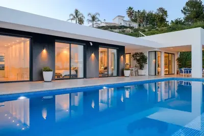 Image de 3 Bed Villa | Sea & Mountain Views | Private Pool