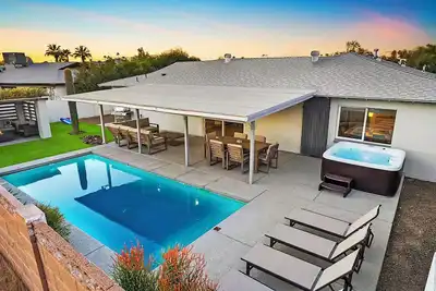 Old Town Pool & Spa Oasis• Fire Pit