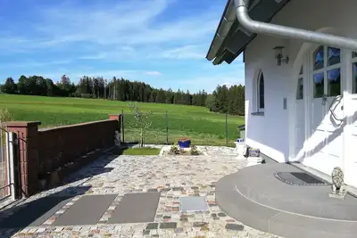 Image de Stylish, comfortable non-smoking vacation apartment with far-reaching views of the countryside