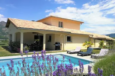 Image de Villa provençale tout confort, piscine, entre Gap et Sisteron