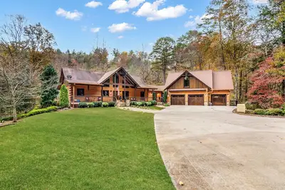 Image de Rolling water Lodge, Creekside, 7 Br Log Cabin