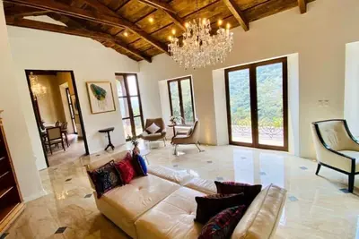 Image de Luxury Private Coffee Estate in Antigua Guatemala for Large Groups and Families