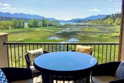 Image de Lake View From Every Window!