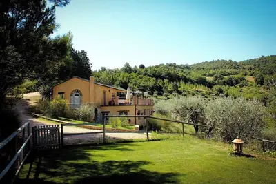 Image de Pineta, stunning apartment in a farmhouse 10 minutes driving from Perugia centre