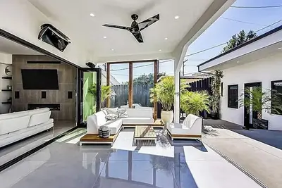 Image de Spacious 6-bedroom villa in amazing Los Angeles with 150 People Event Space.