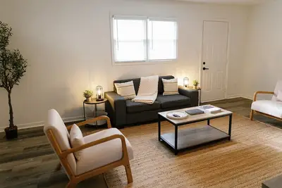 Image de \"Morning View 2\" Cozy Modern Stay - College/Hiking