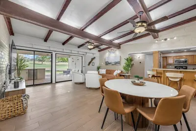 Image de Charming Golf Course Home with Amazing Views – Your Perfect Retreat Awaits!