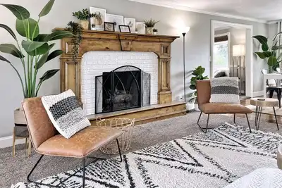 Image de Park & Playground Next Door! Centrally Located Spacious Home