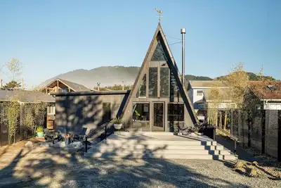 Image de Shadow Peak A-frame by Oregon Coast Modern - Manzanita Beach
