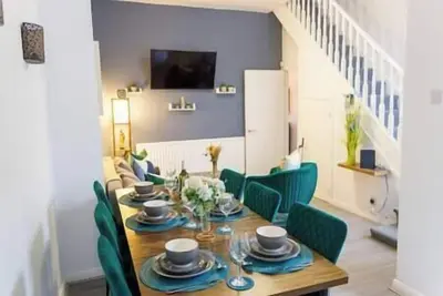 Image de Fantastic 6 Bedroom House!