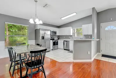 Image de 10min to Downtown 3bd 2 FullBath
