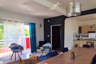 Image de Appartement F4 Paris -piscine -terrasse -coin barbecue, \ncadre calme et sécurisé