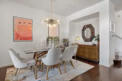 Image de Charming 2-bedroom Downtown San Jose townhome with Ac, gym, 95 walkscore