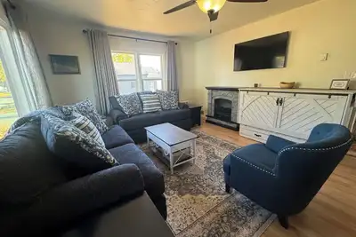 Image de Charming 2-bedroom in Gorgeous downtown Coeur d'Alene. 1. 3 Miles to Beach!