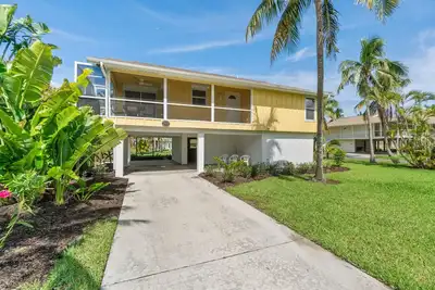 Image de Bonita Beach Getaway | 2-Bed & 2-Bath Couples Beach Escape