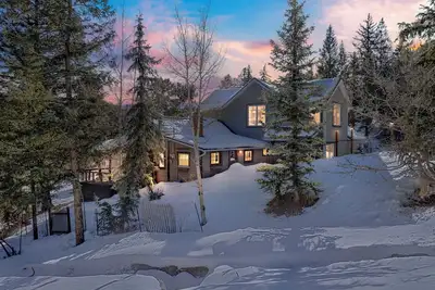 Image de Spacious 5-bedroom house in serene Green Mountain Falls with Ac, WiFi