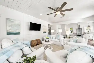 Image de Cottage By The Sea/ Private Beach Access/ 4 Bikes/ Pet Friendly/Close to Seaside/Community Pool