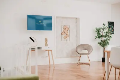 Image de Two-Level Terrace Home – Vista Napoli