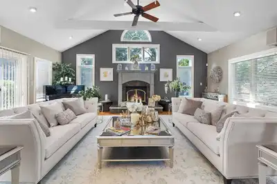 Image de Spacious 4-bedroom house with Ac, WiFi in peaceful Cortland