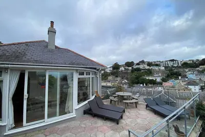 Image de 4 Bed-Central Location-Sleeps 8-Marina Sea View-Pets-Parking