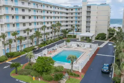 Image de Oceanfront Complex | 6th Floor | Heated Pool