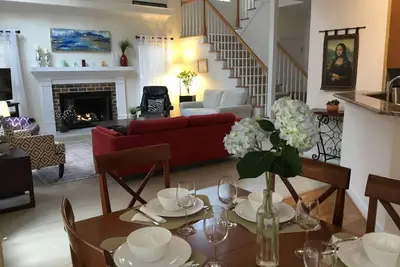 Image de Peaceful Getaway in the Woods, close to everywhere. Monthly or longer stays.