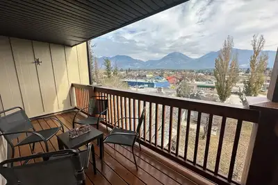 Image de Charming Mountain view townhome in Downtown Invermere