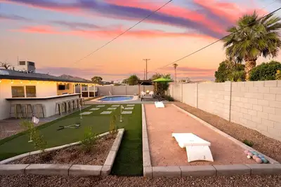 Image de The Desert Daze: Minutes to Old Town | Pool & Spa