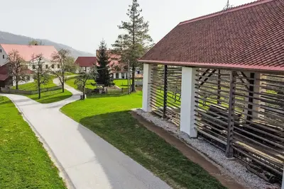 Image de Joli appartement pour 8 personnes avec Wifi, piscine, Tv et parking