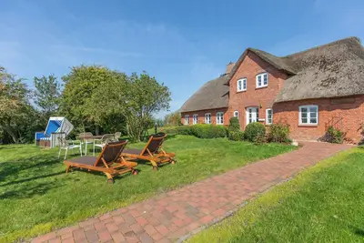 Image de Vacation home \"Warfthus\" in KlanxbĂĽll for up to 6 people