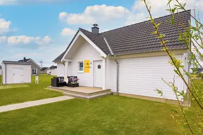 Image de Beach hut - infrared sauna, fireplace, shower, washing machine, 3 TVs, terrace, barbecue