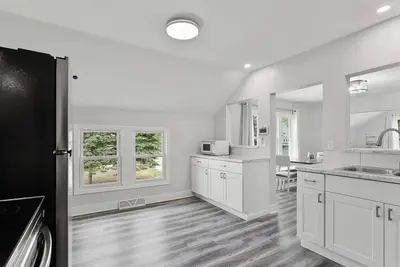 Image de Hot Tub, Walk to Neshotah Beach, Sleeps 6