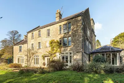 Image de Georgian House with Garden Views & Tennis Court