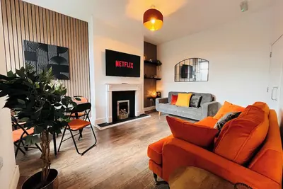 Image de Spacious Victorian 5Bed/5Bath w Free Parking