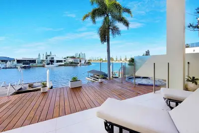 Image de Luxury Waterfront 3 Bedroom Escape on Canal