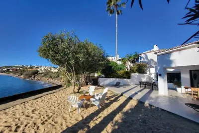 Image de Impressionante villa première ligne de mer pour 16 personnes! !