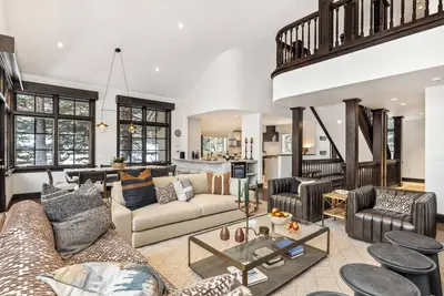 Image de Beaver Creek, 7 Bed\/6. 5 Bath LUXURYHome, Private Hot Tub, Wood Burning Fireplace