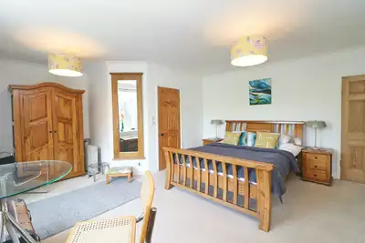 Image de Character cottage in a picturesque village. Short drive to North Cornwall coast.