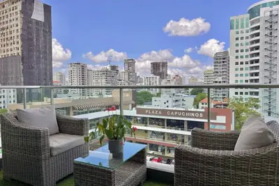 Image de Beautiful City-Center Luxury Condo, Rooftop Pool, Gym, Full Ac, King Size Bed