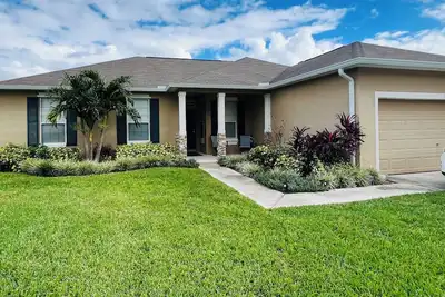Image de Spacious 4br with Private Pool, King Bed, Near Parks and Trails