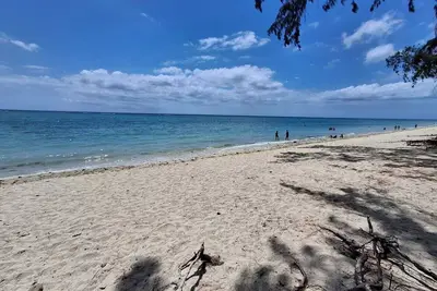 Image de En bord de mer - Spacieux avec 4 lits - Parfait pour couples, amis ou en famille