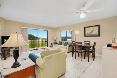 Image de New! 2/2 Oceanfront-Accessible-Seabridge #101