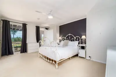 Image de Spacious 4br Comfort in Fadden