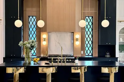 Image de Downtown Luxury: Historic Home in Garden District