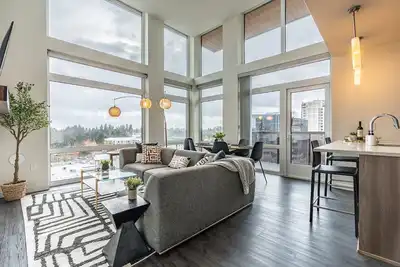 Image de 2br | Balcony, Gym, Lounge | Bellevue | Sophari C