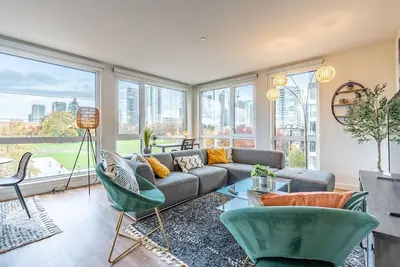 Image de Bellevue Luxe 3br w/ Balcony - Prime Location!