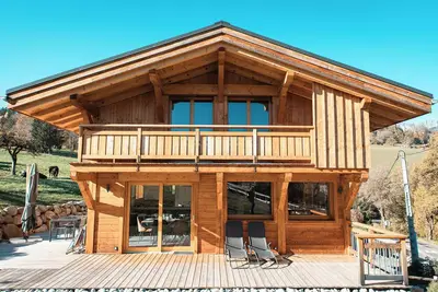 Chalet neuf face au Mont-Blanc